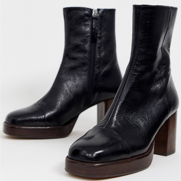 BLACK LEATHER PLATFORM BOOTS - Picture 1 of 5